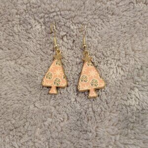 Christmas Trees #3 Womens Earrings One Pair Pink Hanging Gold Tone E81E